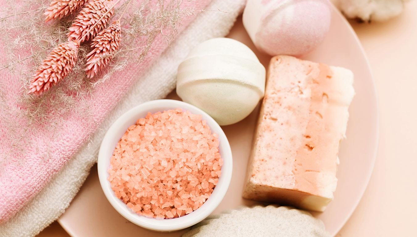 The Crystal Elixir: Himalayan Salt in Personal Care, Spa, and Halotherapy